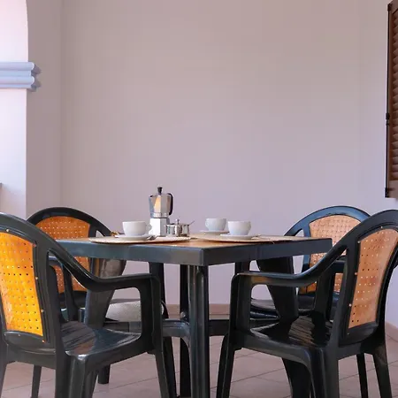 דירה Comfy Flat With Terrace And Pool קאלה ליברוטו