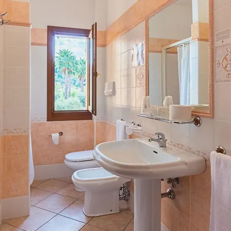 Comfy Flat With Terrace And Pool קאלה ליברוטו