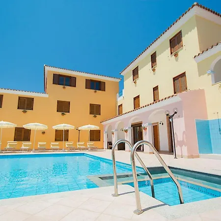 Comfy Flat With Terrace And Pool