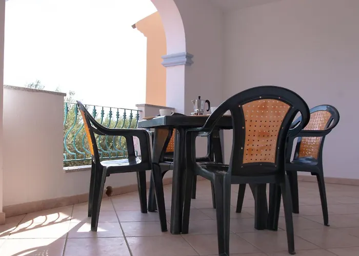 Comfy Flat With Terrace And Pool * 卡拉·利贝罗托