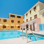 Comfy Flat With Terrace And Pool