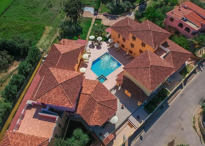 Comfy Flat With Terrace And Pool Lejlighed *