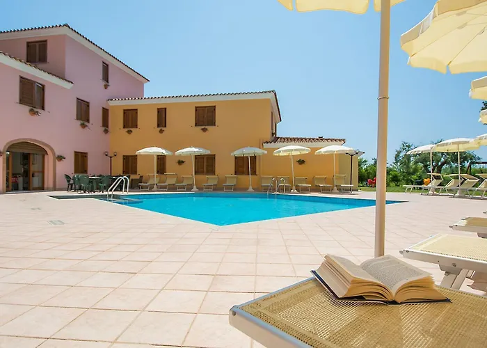 Comfy Flat With Terrace And Pool Lejlighed *